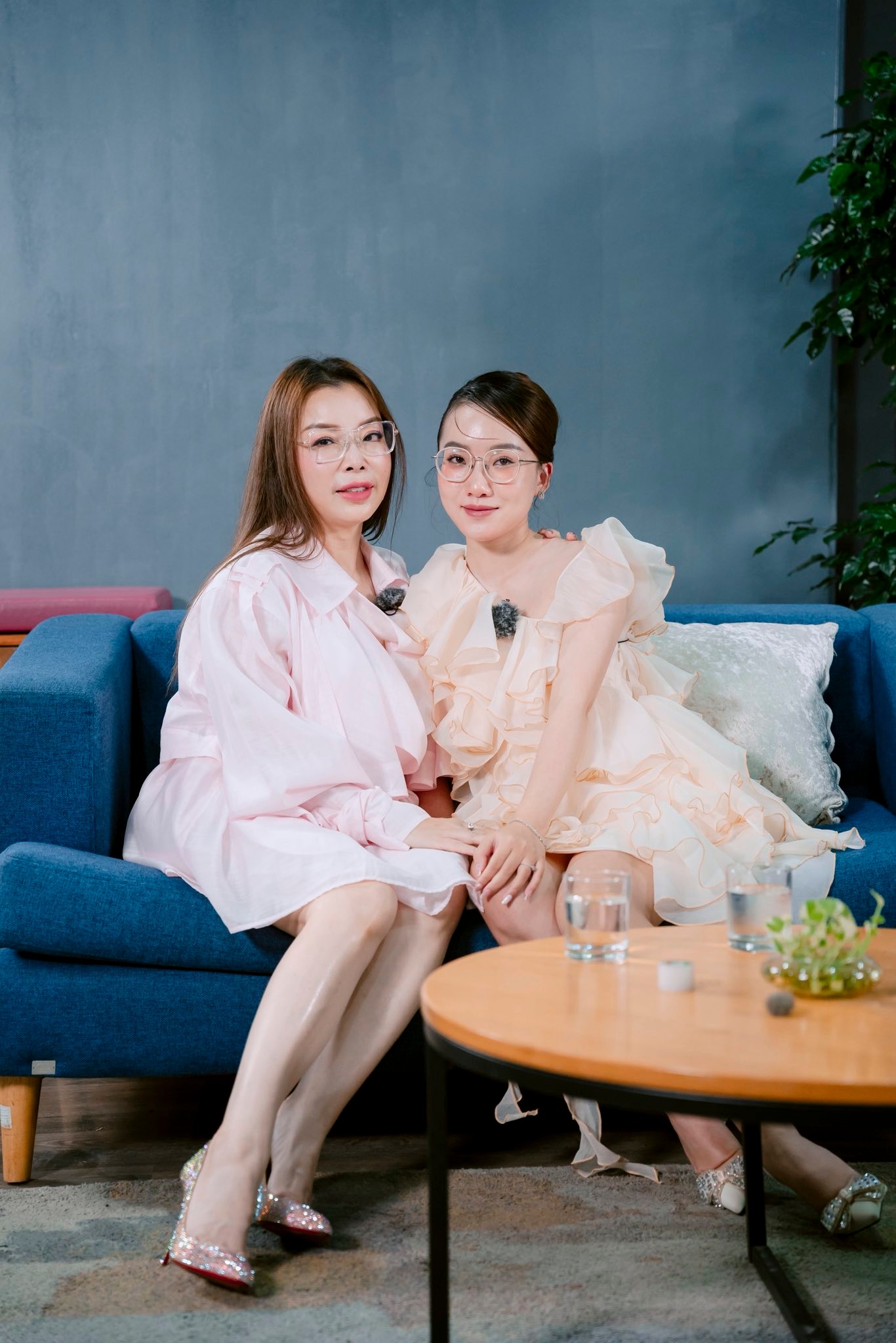 Về ra mắt, nàng dâu chào bố chồng tương lai bằng “anh”, mẹ chồng ngỡ ngàng khi biết mối quan hệ - Ảnh 1.