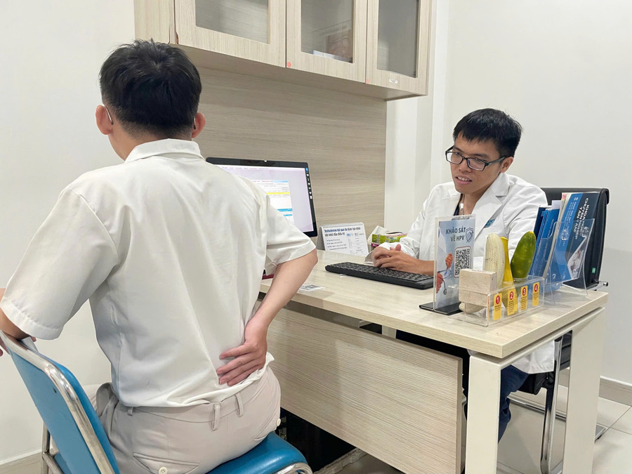 Đau lưng sau quan hệ tình dục có phải do thận yếu? - Ảnh 2.