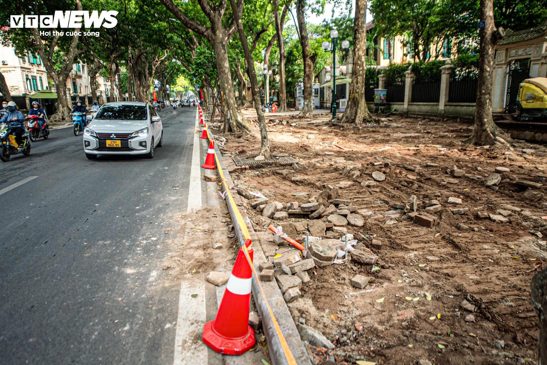 Phá dỡ tòa nhà Pháp cổ phục vụ mở rộng đường Hùng Vương 2 / 9 tại Hà Nội - Ảnh 7.