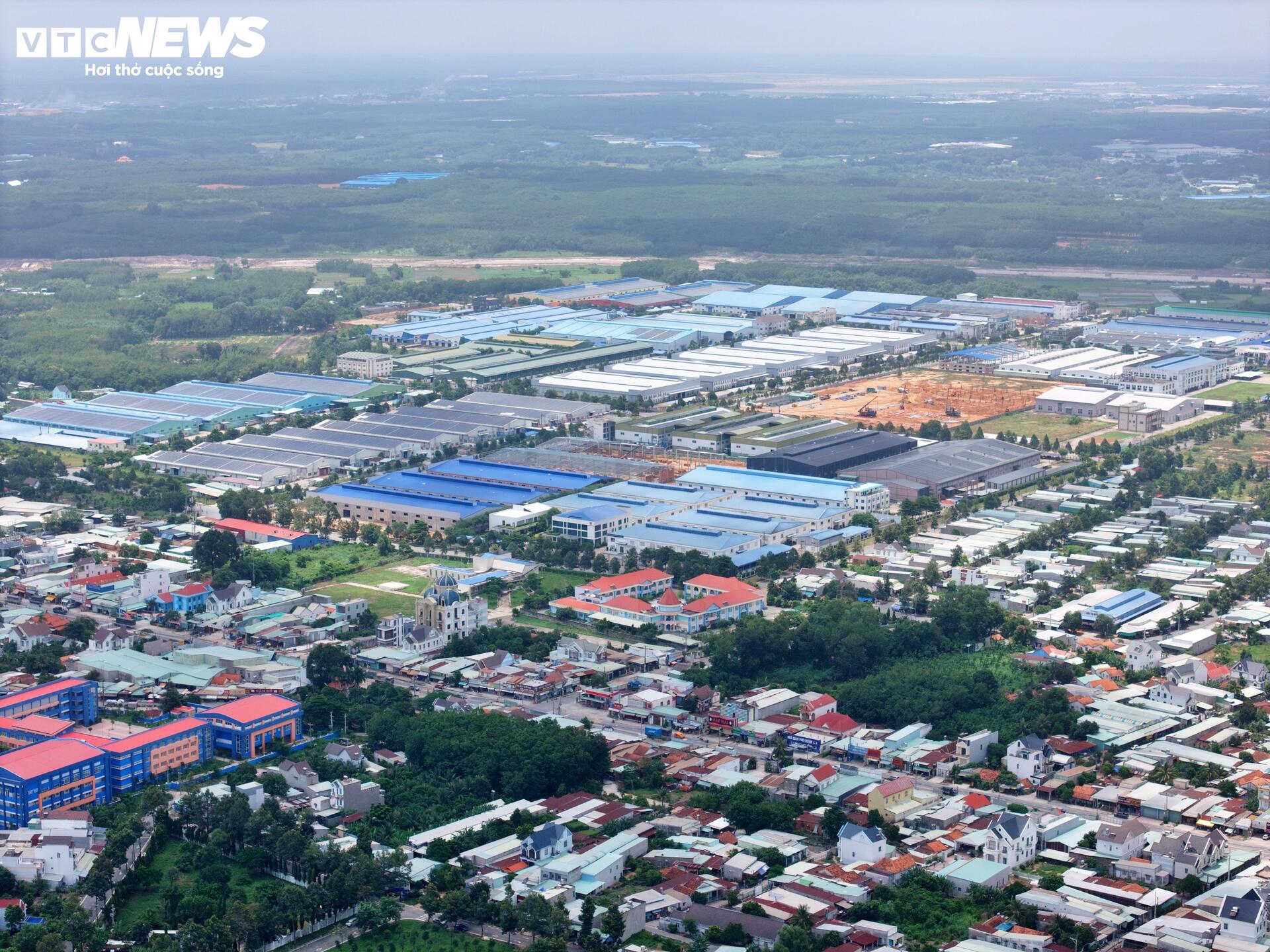 Khu công nghiệp Bình Dương: Trung tâm phát triển công nghiệp hiện đại hàng đầu Việt Nam - Ảnh 2.