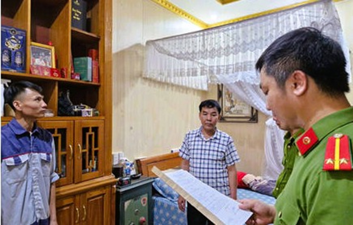 Thủ nhang đền Am Tiên bị triệu tập liên quan đến tổ chức đánh bạc tại thanh hóa - Ảnh 1.