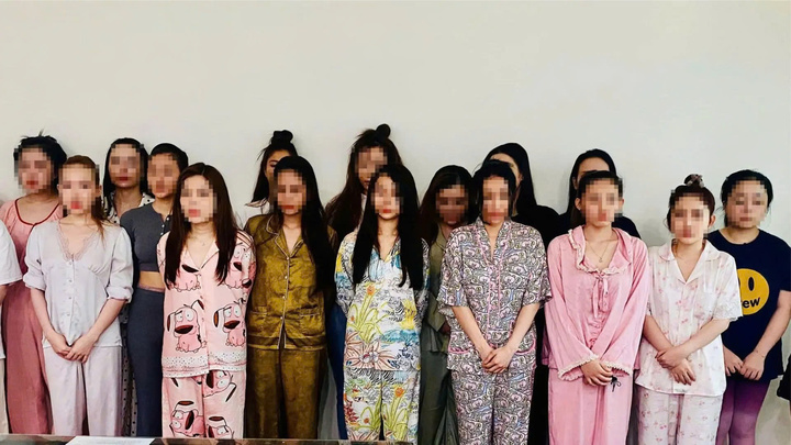 Bán dâm Hà Nội: Nữ nhân viên massage chia sẻ lý do và thu nhập bất ngờ - Ảnh 1.