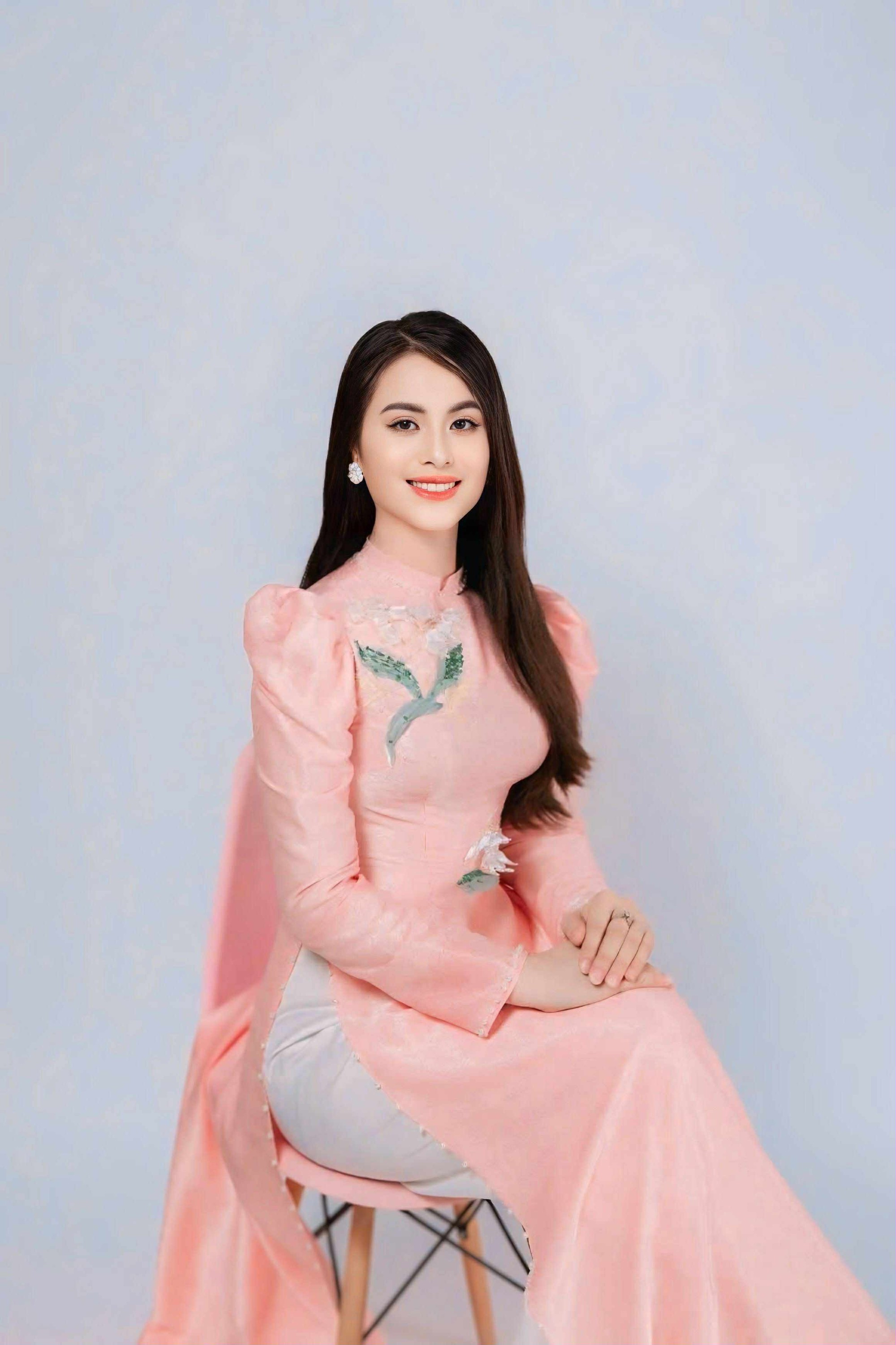 Giáo viên mầm non Trương Thị Hải và hành trình chạm tới ngôi vị á hậu tại Mrs Grand Vietnam 2025- Ảnh 5. Giáo viên mầm non Trương Thị Hải và hành trình chạm tới ngôi vị á hậu tại Mrs Grand Vietnam 2025- Ảnh 5.