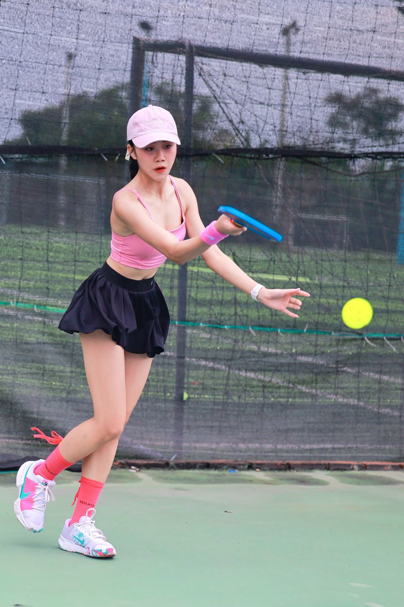 Mỹ nhân Phú Thọ bị gièm pha mặc sexy ra sân pickleball gọi vốn, đáp trả cực gắt chỉ với một tấm ảnh- Ảnh 3. Mỹ nhân Phú Thọ bị gièm pha mặc sexy ra sân pickleball gọi vốn, đáp trả cực gắt chỉ với một tấm ảnh- Ảnh 3.
