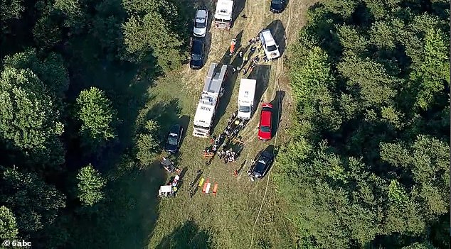 Máy bayMỹ lao khỏi đường băng, hàng loạt người bị thương - Ảnh 1.