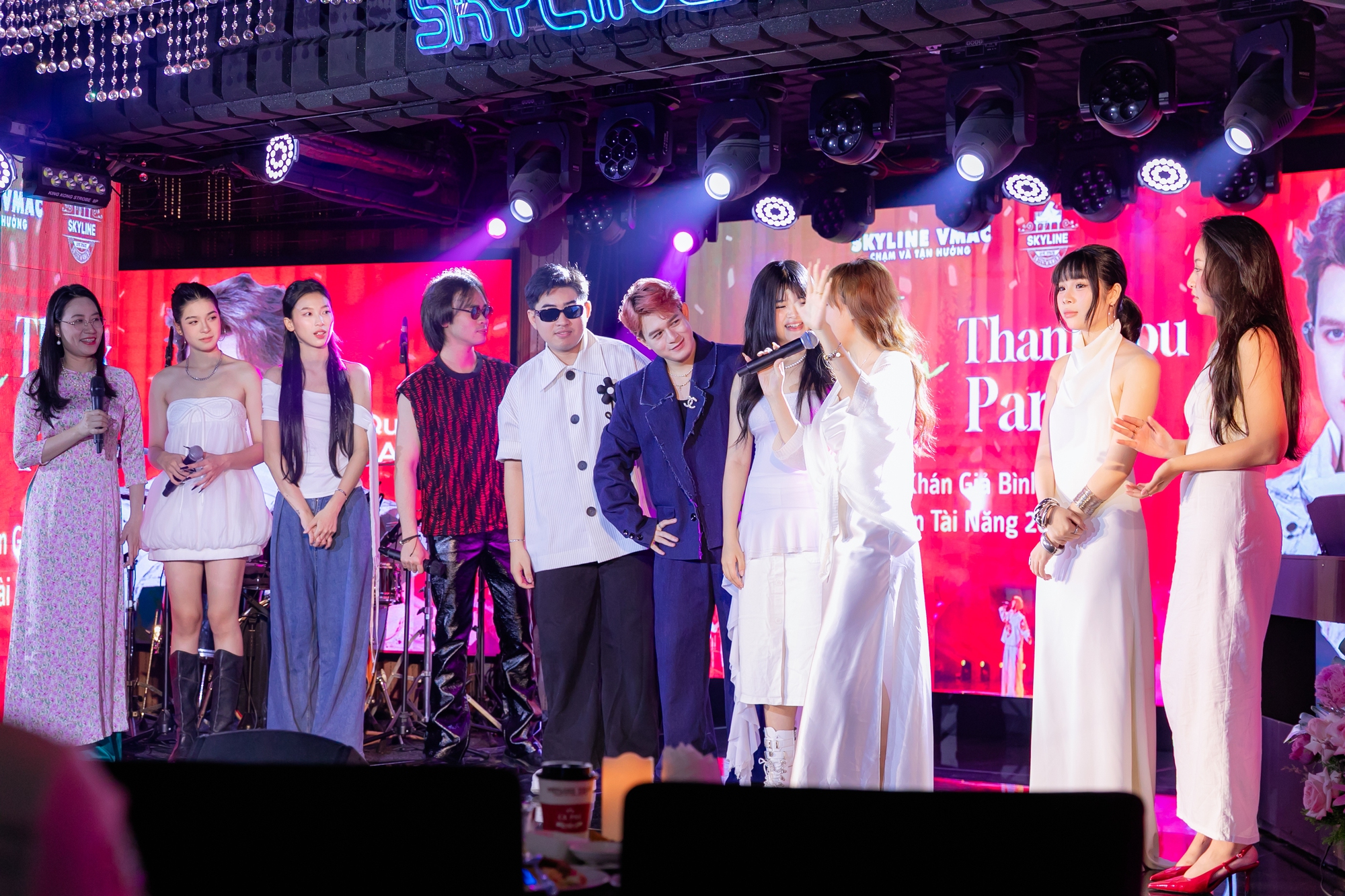 Nữ NSƯT nổi tiếng cả nước nói về mối quan hệ với ca sĩ Quang Anh: Kém 30 tuổi vẫn là bạn thân - Ảnh 6. Nữ NSƯT nổi tiếng cả nước nói về mối quan hệ với ca sĩ Quang Anh: Kém 30 tuổi vẫn là bạn thân - Ảnh 6.