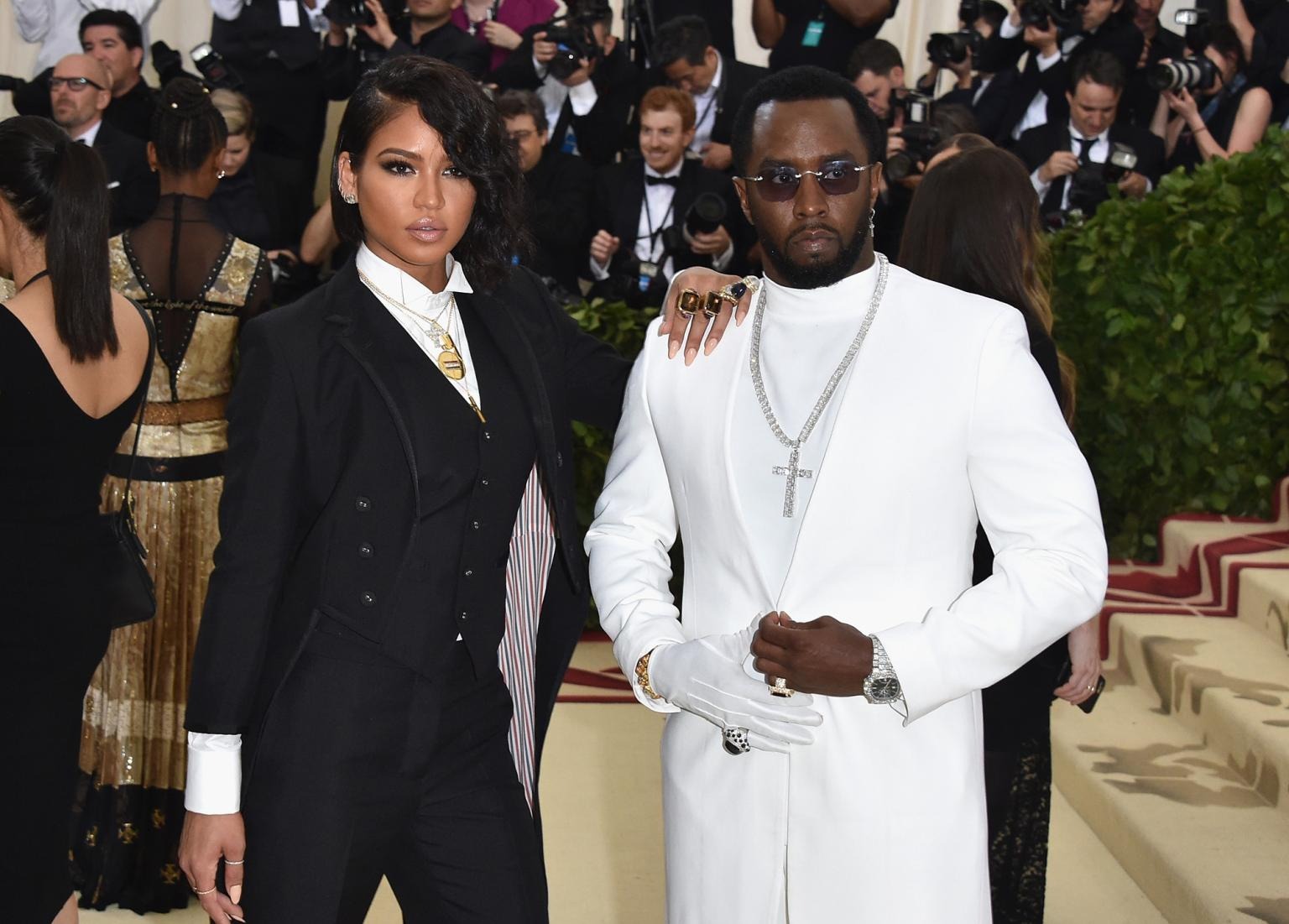 Diddy thoát án chung thân gây sốc: Nữ ca sĩ đưa ông trùm vào tù giờ ra sao?- Ảnh 2. Diddy thoát án chung thân gây sốc: Nữ ca sĩ đưa ông trùm vào tù giờ ra sao?- Ảnh 2.