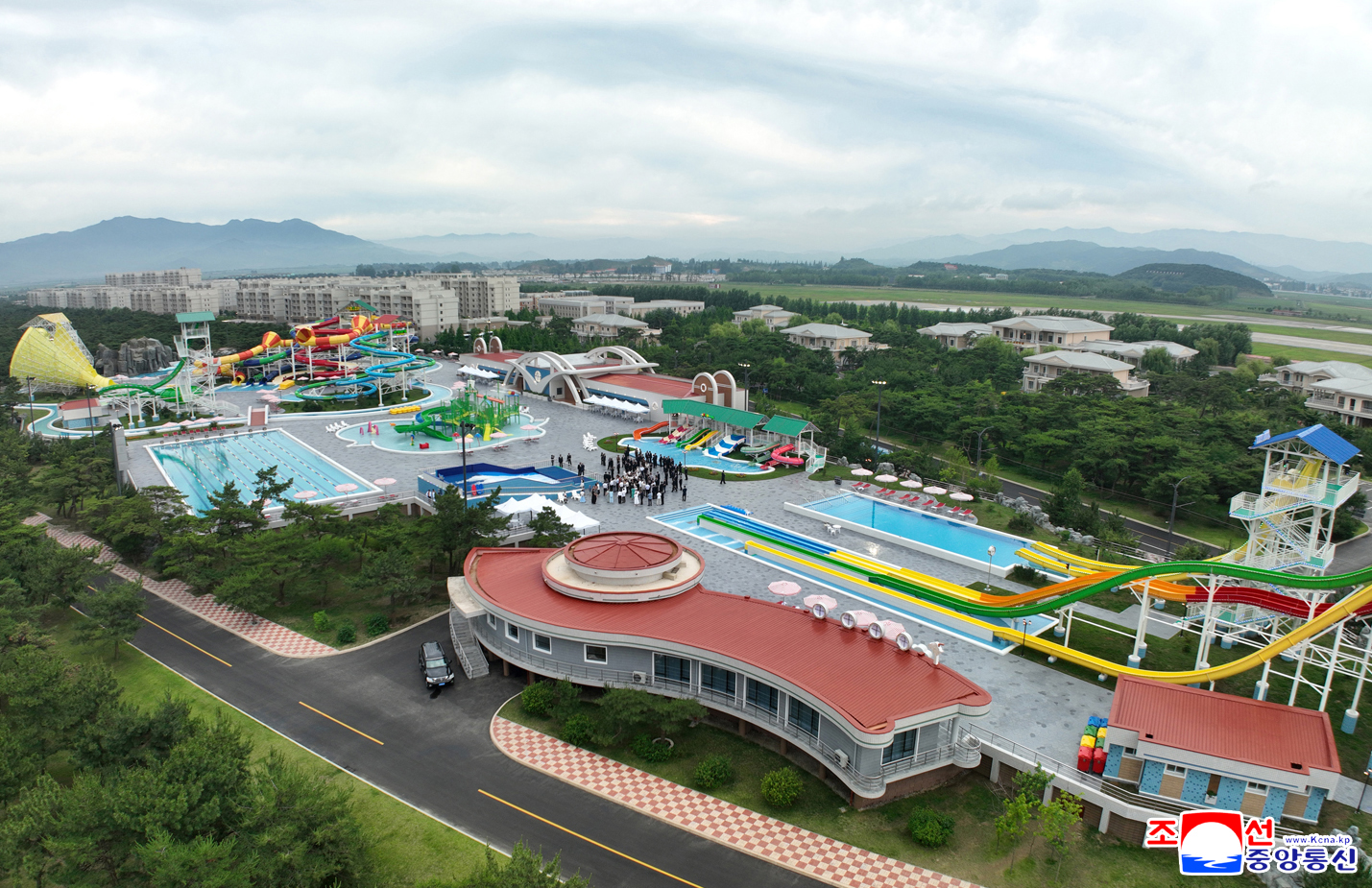 Cận cảnh bên trong siêu resort mới “đẳng cấp thế giới” của Triều Tiên: Quy mô và hoành tráng đến đâu?- Ảnh 4. Cận cảnh bên trong siêu resort mới “đẳng cấp thế giới” của Triều Tiên: Quy mô và hoành tráng đến đâu?- Ảnh 4.