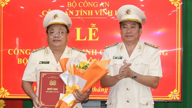 Công an tỉnh Vĩnh Long Công bố quyết định Bổ nhiệm lãnh đạo mới và Thăng cấp bậc hàm - Ảnh 1.