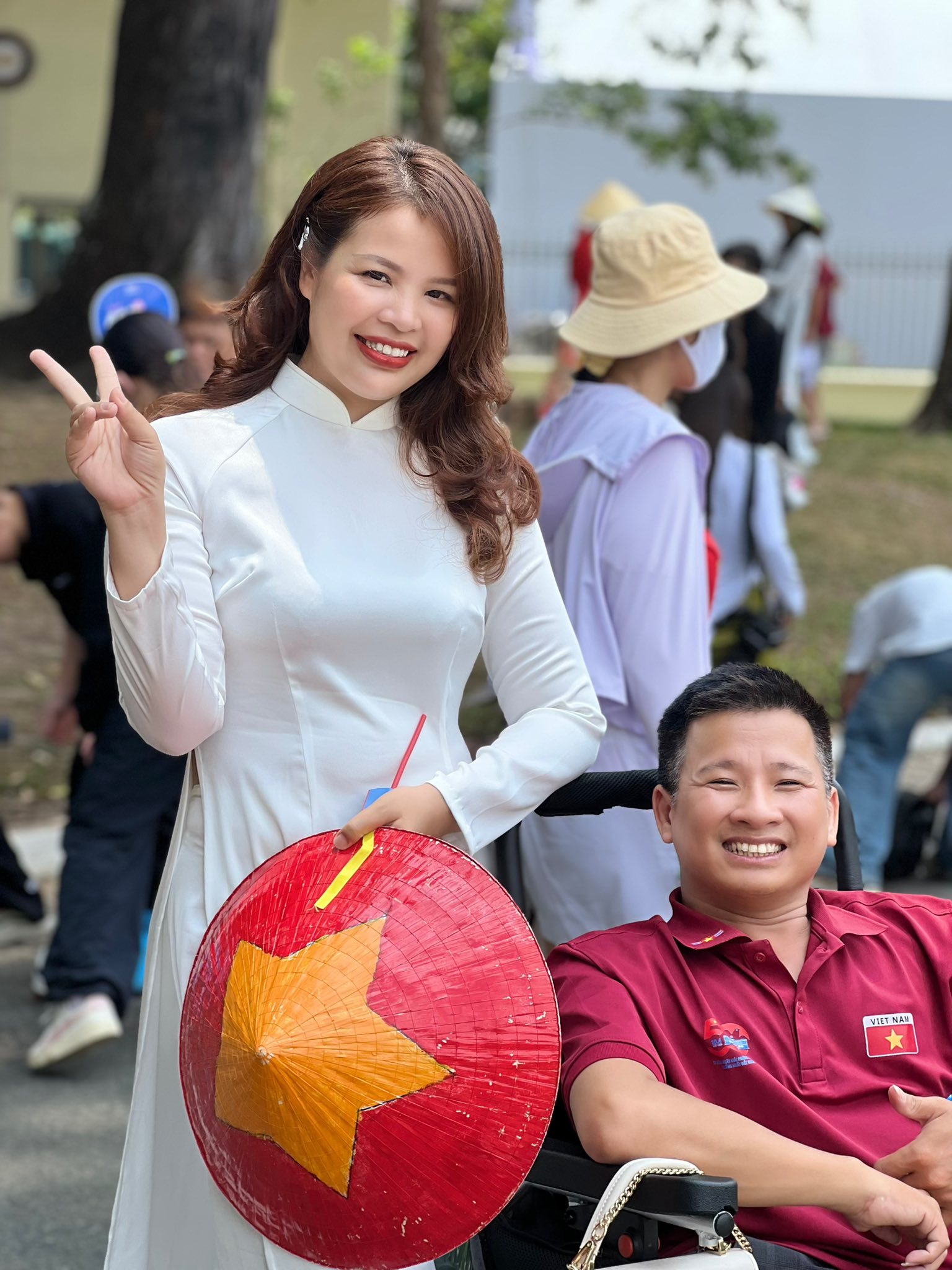 Người phụ nữ xinh đẹp lấy chồng khuyết tật 2 chân ở Phú Thọ: Cuộc sống thay đổi ngoạn mục sau 1 năm - Ảnh 1.