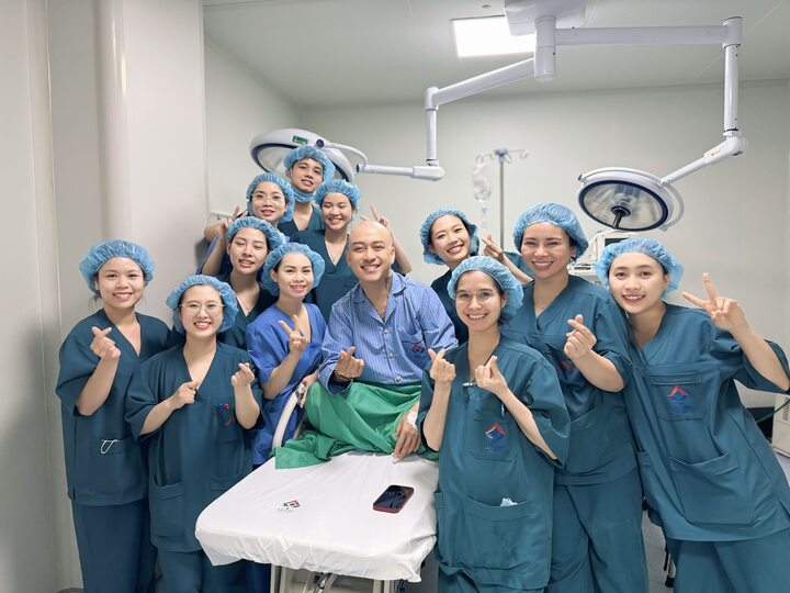 Ca sĩ Tuấn Hưng phải nhập viện - Ảnh 1.