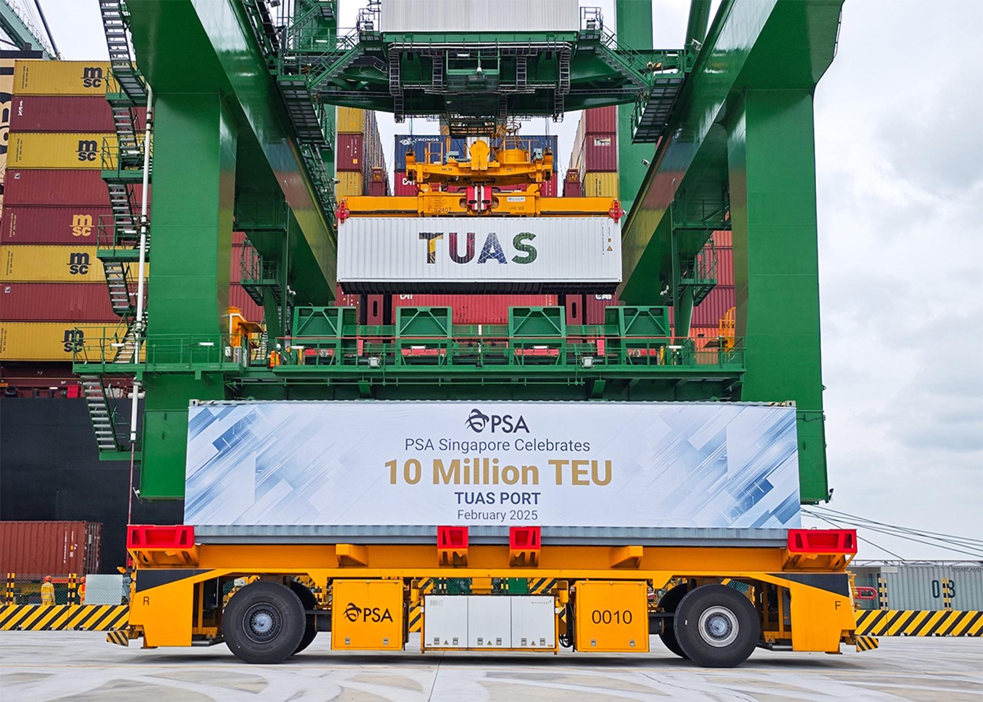 Chuyên chở 65 triệu container không cần con người can thiệp: Một quốc gia Đông Nam Á quyết cách mạng hóa ngành logistic bằng dự án cảng biển tự động mới - Ảnh 1.