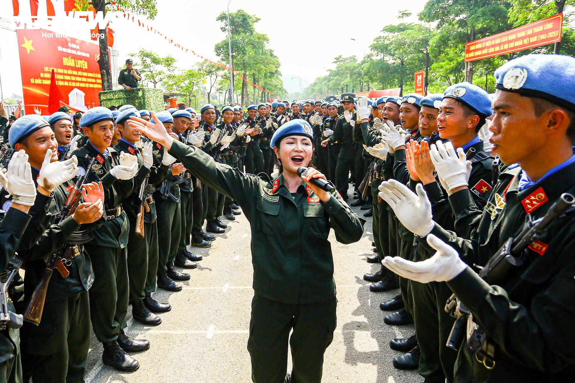 Gương mặt rám nắng trên thao trường mừng Quốc khánh 2 / 9 tại hòa Lạc - Ảnh 16. Gương mặt rám nắng trên thao trường mừng Quốc khánh 2 / 9 tại hòa Lạc - Ảnh 16.