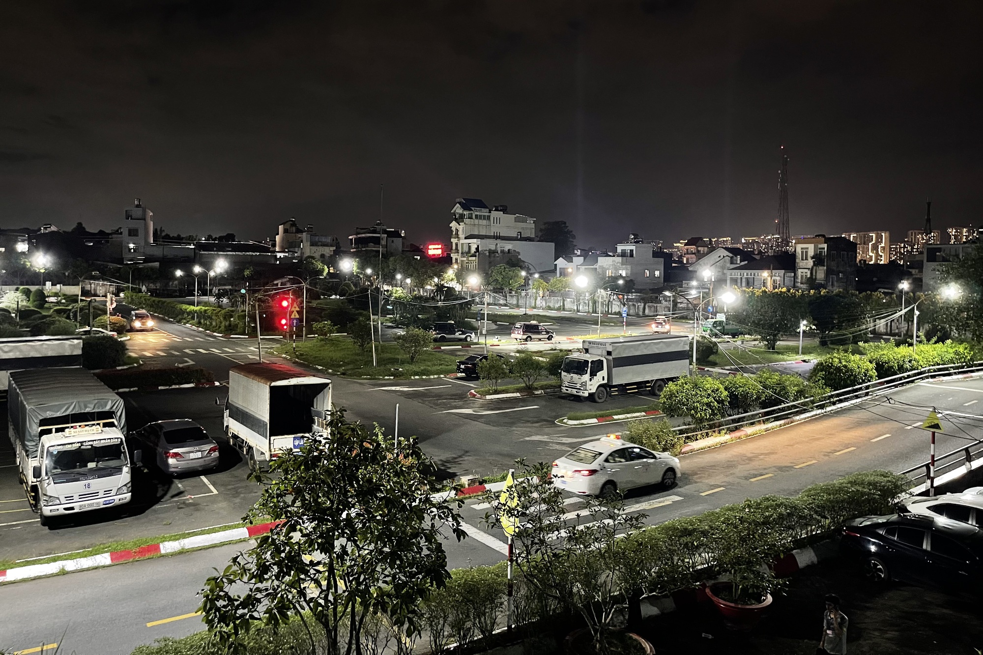 Sát hạch lái xe TP HCM tăng tốc tổ chức thi từ sáng đến nửa đêm - Ảnh 6. Sát hạch lái xe TP HCM tăng tốc tổ chức thi từ sáng đến nửa đêm - Ảnh 6.