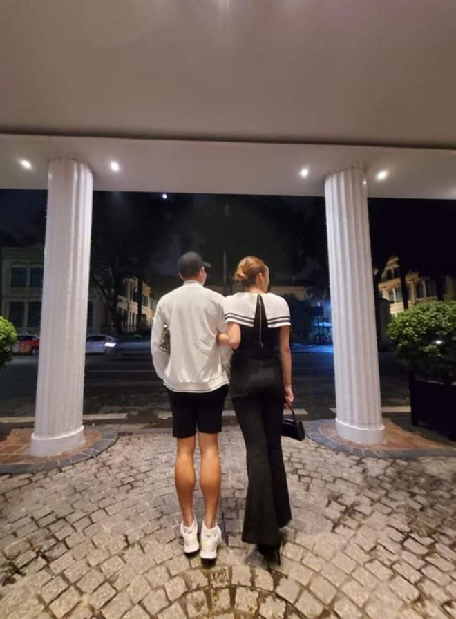 Mẹ đơn thân nóng bỏng nhất Vbiz: Ở căn hộ 145 m2 đẹp như khách sạn và mối tình 4 năm không cưới - Ảnh 3.