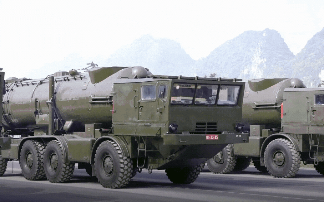 UAV chiến đấu cảm tử "made by Vietnam" sẽ tham gia diễu binh 2/9: Bay tối đa 120km/h, mang đầu nổ 1,2kg - Ảnh 1.