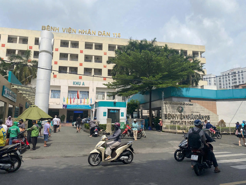 Nhức nhối "cò" khám bệnh lộng hành (*): Chấn chỉnh tình trạng bát nháo- Ảnh 1. Nhức nhối "cò" khám bệnh lộng hành (*): Chấn chỉnh tình trạng bát nháo- Ảnh 1.