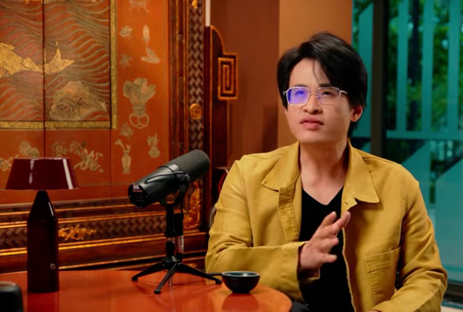 Hà Anh Tuấn nói thẳng một đồng nghiệp: "Không, tôi chẳng ngượng"- Ảnh 2. Hà Anh Tuấn nói thẳng một đồng nghiệp: "Không, tôi chẳng ngượng"- Ảnh 2.