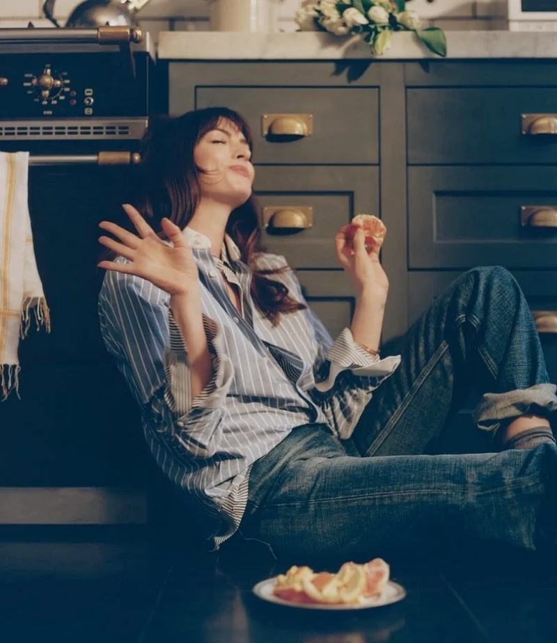 Anne Hathaway ở tuổi 42 vẫn đẹp đỉnh, ngo&agrave;i việc uống 2 th&igrave;a dầu &ocirc; liu mỗi tối th&igrave; c&ocirc; c&ograve;n l&agrave;m điều n&agrave;y 365 ng&agrave;y- Ảnh 11.