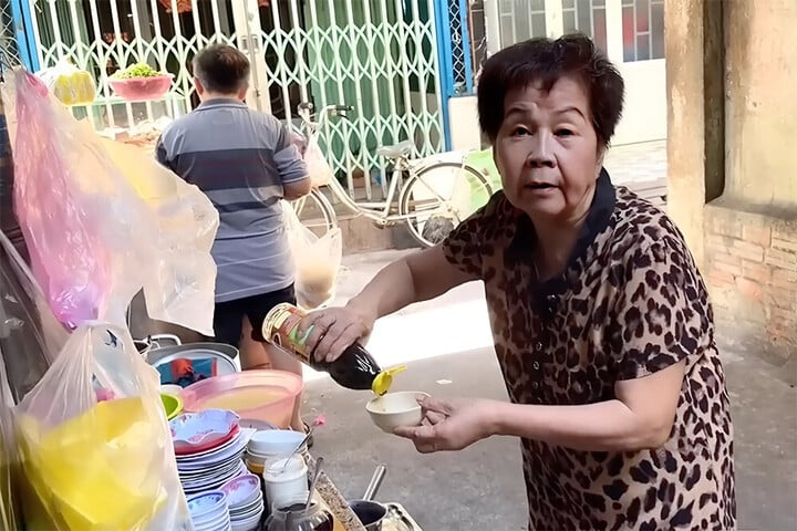 Cuộc sống ở tuổi U80 của nữ nghệ sĩ được Kim Tử Long lấy nước thừa của khách cho uống - Ảnh 4.
