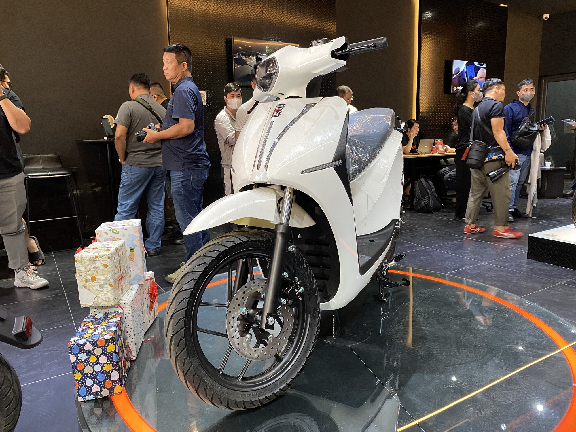 Top 3 mẫu xe máy điện "made in Vietnam" chạy xa nhất, có loại đi được hơn 280 km chỉ trong một lần sạc - Ảnh 3.