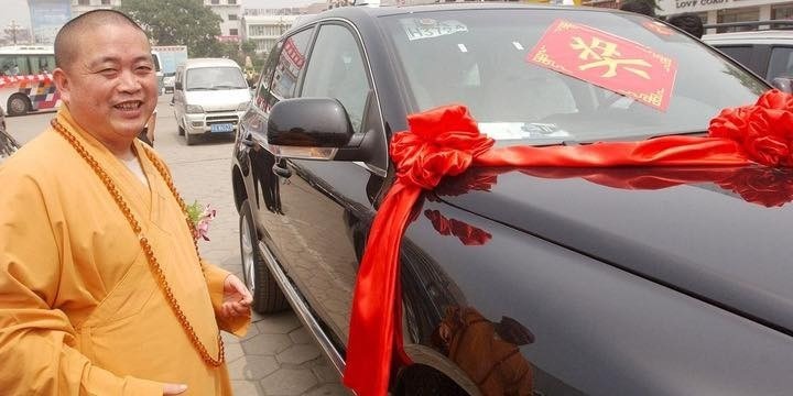 Trụ trì Thiếu Lâm Tự bị điều tra: MC giàu nhất Cbiz lộ ảnh phản cảm, 1 mỹ nhân dính biến bị xóa sạch phim- Ảnh 7. Trụ trì Thiếu Lâm Tự bị điều tra: MC giàu nhất Cbiz lộ ảnh phản cảm, 1 mỹ nhân dính biến bị xóa sạch phim- Ảnh 7.
