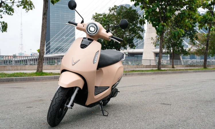 Top 3 mẫu xe máy điện "made in Vietnam" chạy xa nhất, có loại đi được hơn 280 km chỉ trong một lần sạc - Ảnh 1.