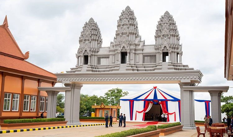 Cửa khẩu mới của Campuchia giáp tỉnh Tây Ninh: Ông Hun Sen và tham vọng 20 tỷ USD- Ảnh 1.