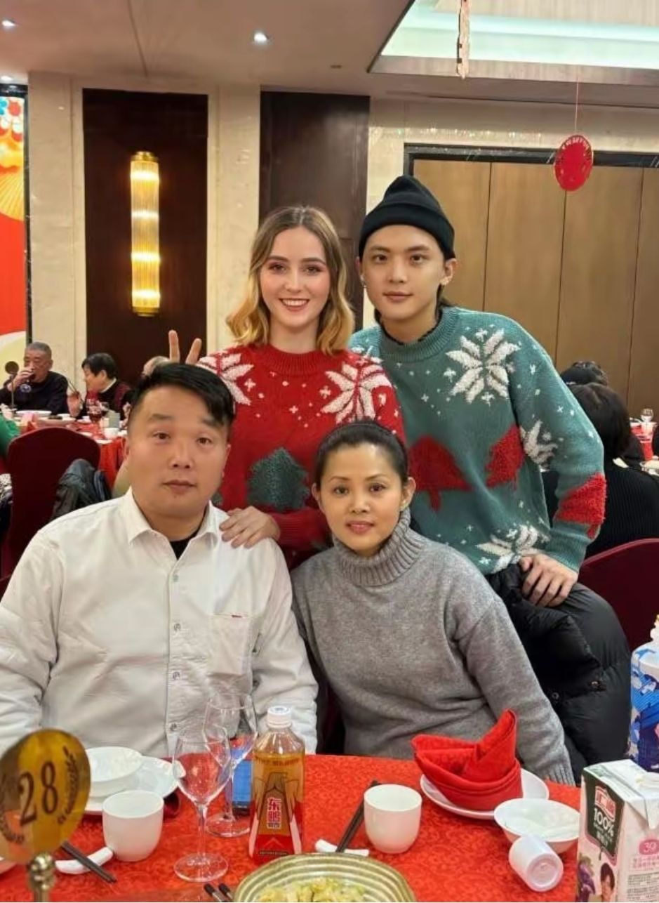 Thiếu gia lận đận tình duyên "vớ" ngay vợ đẹp không đòi sính lễ, cưới về nhà chồng "ngã ngửa" với nàng dâu ngoại quốc- Ảnh 6.