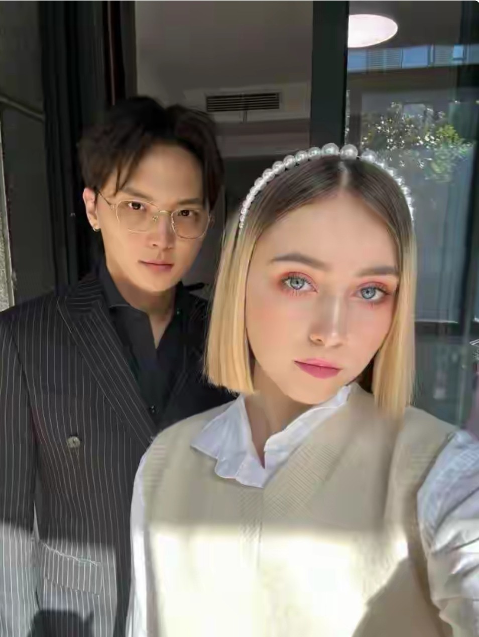 Thiếu gia lận đận tình duyên "vớ" ngay vợ đẹp không đòi sính lễ, cưới về nhà chồng "ngã ngửa" với nàng dâu ngoại quốc- Ảnh 2.