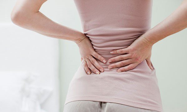 Nhìn bàn chân không có 2 dấu hiệu này thì thận của bạn đang rất tốt, nếu thấy đâu ở 2 vị trí thì nên đi khám thận ngay- Ảnh 4.