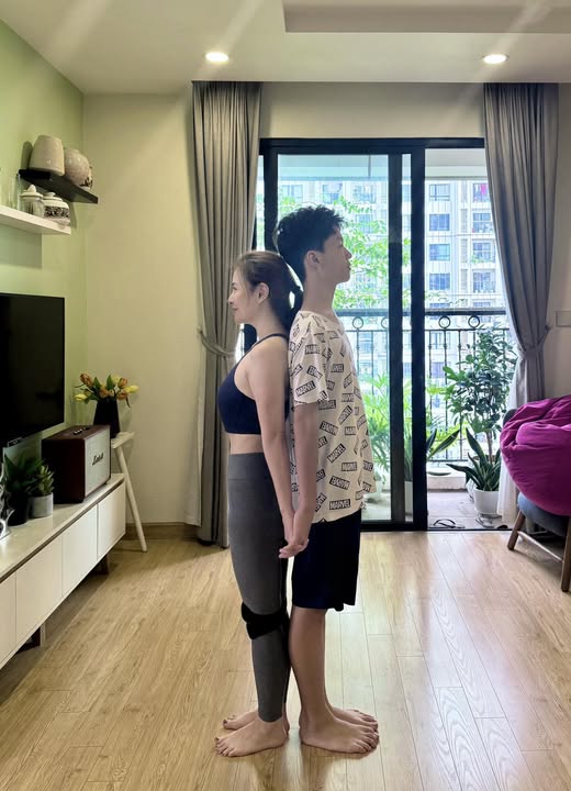 Con trai MC Đan Lê cao vọt 13cm chỉ sau 1 năm: Tiết lộ cách đơn giản bố mẹ nên làm mỗi mùa hè để con lớn vượt trội- Ảnh 1. Con trai MC Đan Lê cao vọt 13cm chỉ sau 1 năm: Tiết lộ cách đơn giản bố mẹ nên làm mỗi mùa hè để con lớn vượt trội- Ảnh 1.