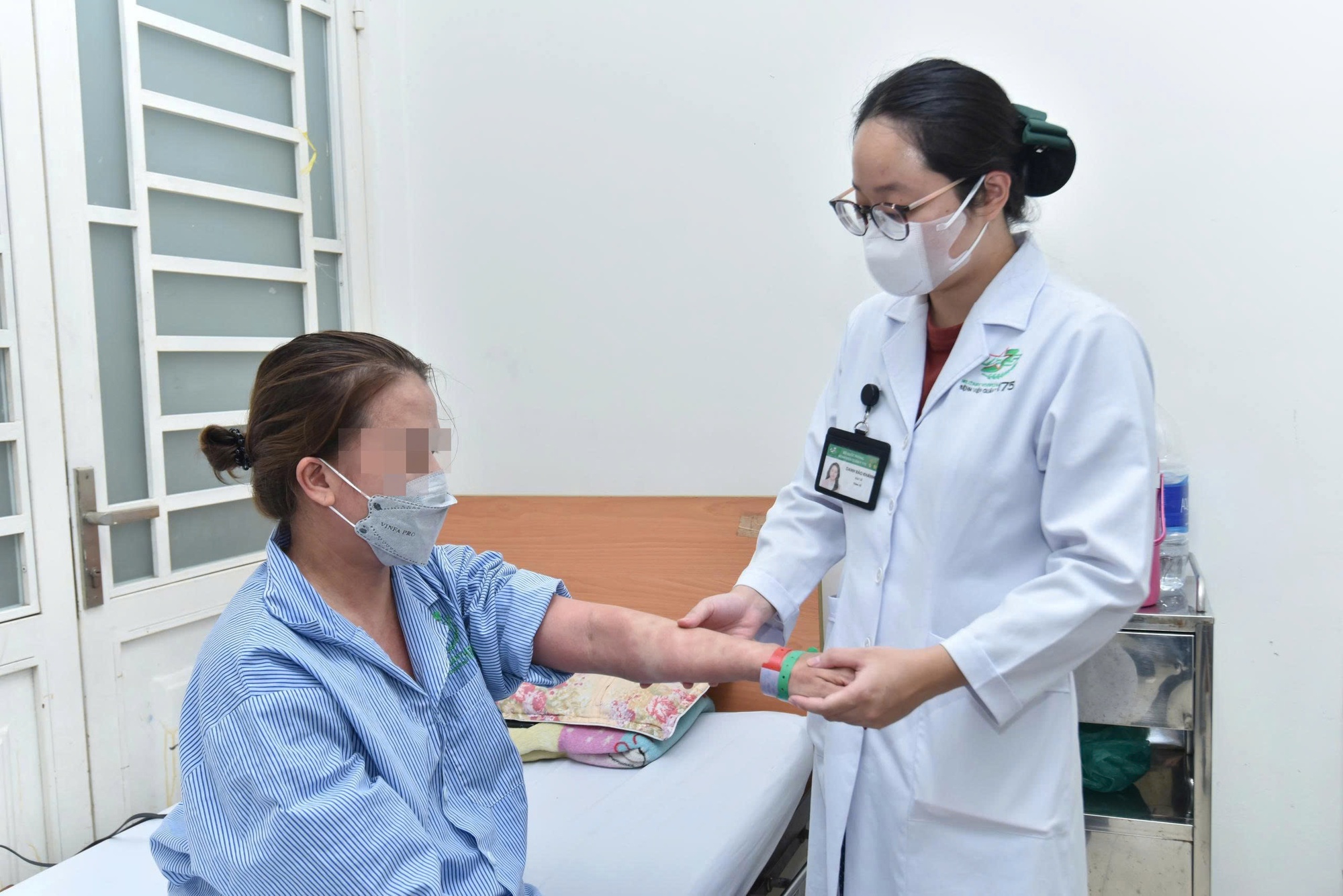 Một phụ nữ suýt chết khi uống collagen, thuốc giảm cân mua trên mạng- Ảnh 3.