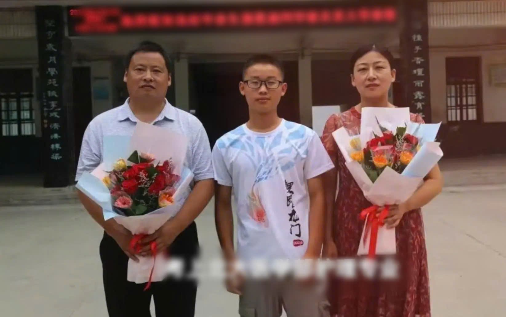 Nam sinh D&aacute;m từ bỏ Đại học Bắc Kinh để theo đuổi đam m&ecirc; của m&igrave;nh - Ảnh 2.