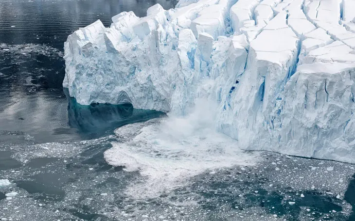 Băng Nam Cực tan nhanh kỷ lục do nước biển mặn hơn - Ảnh 1.