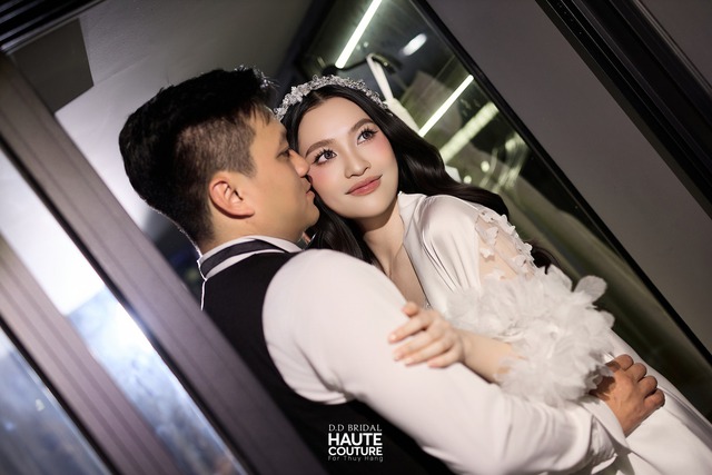 Hoa hậu 99 tất bật chuẩn bị đám cưới với chồng Phó giám đốc, làm 1 thứ khác biệt hẳn trong Vbiz - Ảnh 3.