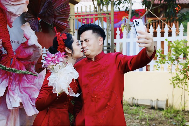 Hoa hậu 99 tất bật chuẩn bị đám cưới với chồng Phó giám đốc, làm 1 thứ khác biệt hẳn trong Vbiz - Ảnh 1.