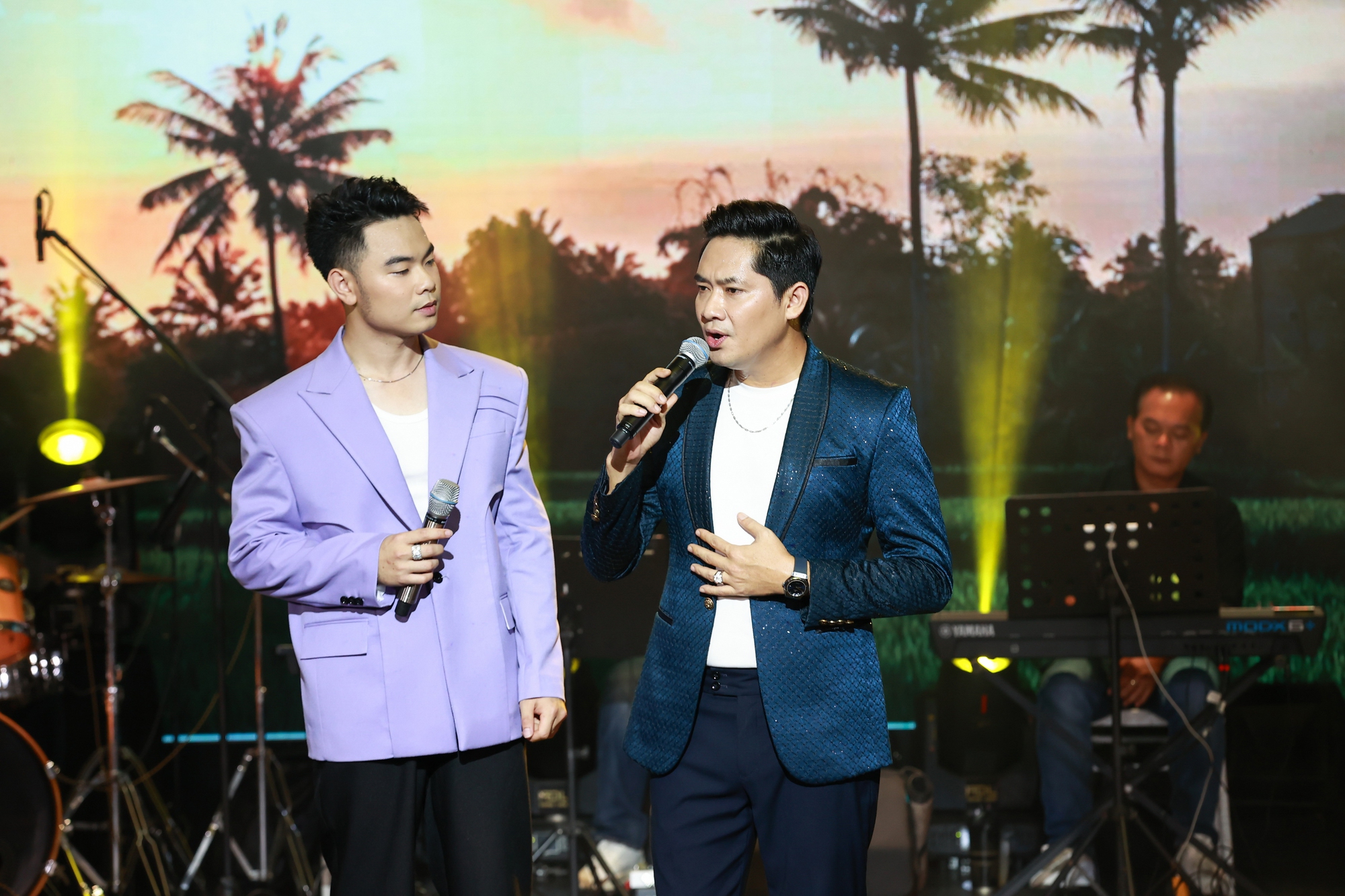 Trường Sang và đêm nhạc thấm đẫm tình nghệ sĩ - Ảnh 4.