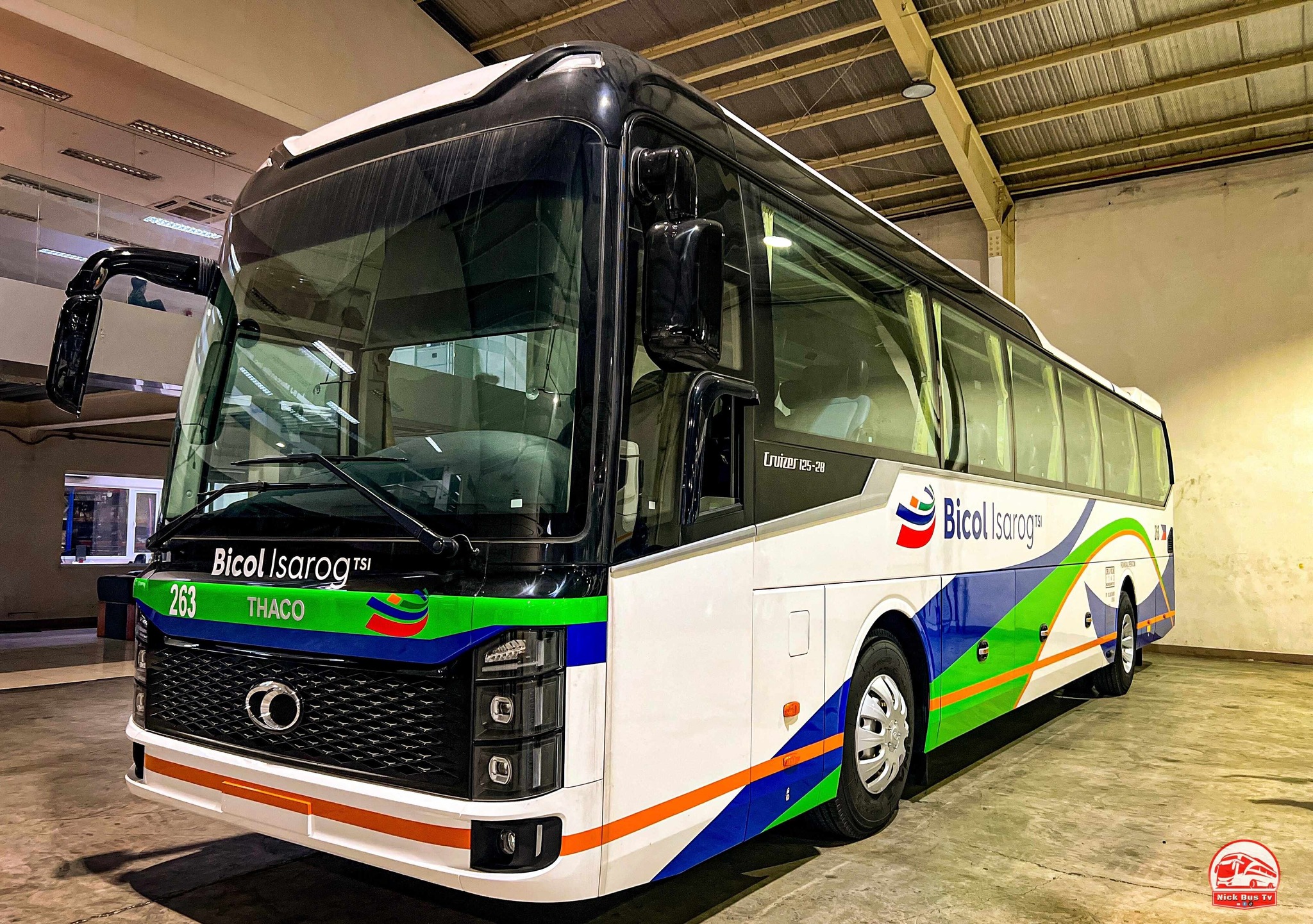 Sau Thái Lan, tập đoàn Việt xây 7 nhà máy xe ở Đà Nẵng 'chốt đơn' xuất khẩu loạt xe buýt đến Philippines - Ảnh 2.