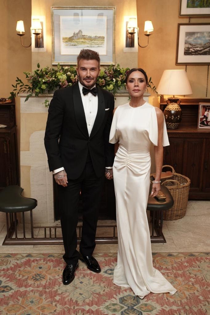 Con cả bất hiếu nhà Beckham nay "báo hại" đến cả em gái út Harper Seven - Ảnh 2. Con cả bất hiếu nhà Beckham nay "báo hại" đến cả em gái út Harper Seven - Ảnh 2.