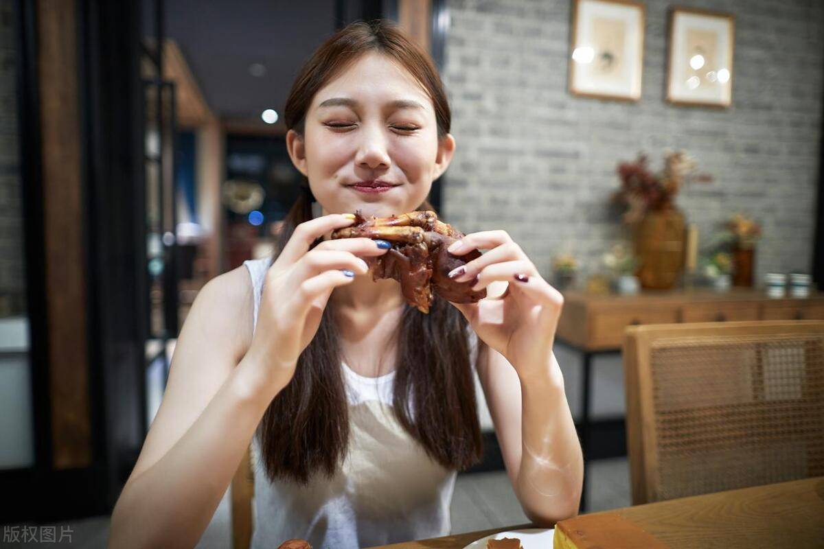 Nh&igrave;n v&agrave;o việc ăn uống c&oacute; thể biết m&igrave;nh sống được bao l&acirc;u: Người c&oacute; tuổi thọ cao thường c&oacute; 5 điểm n&agrave;y khi ăn- Ảnh 2.