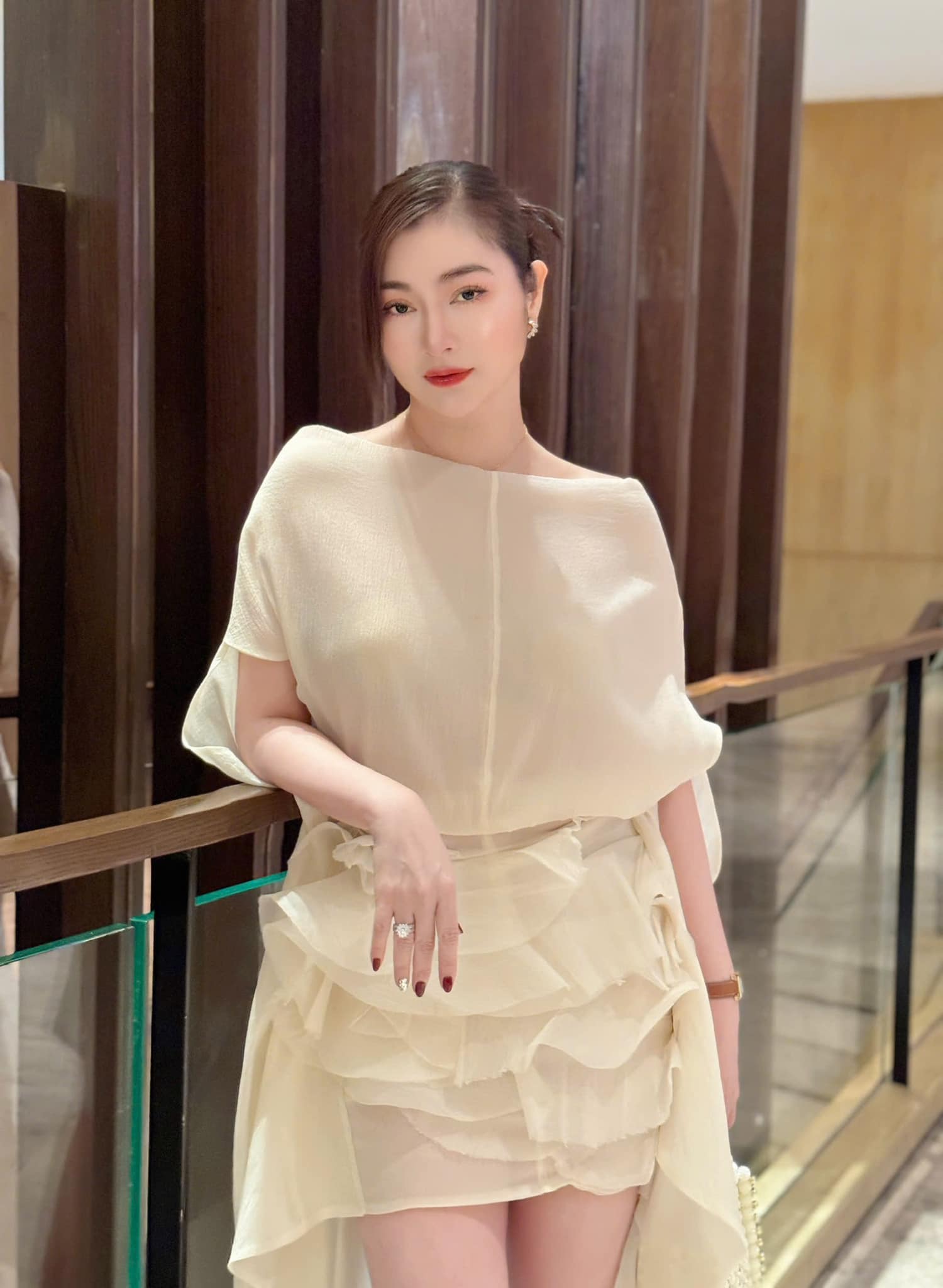 Diễn viên Thanh Trúc liên tục gặp “kiếp nạn” sau khi công khai yêu nam ca sĩ Vbiz- Ảnh 2. Diễn viên Thanh Trúc liên tục gặp “kiếp nạn” sau khi công khai yêu nam ca sĩ Vbiz- Ảnh 2.