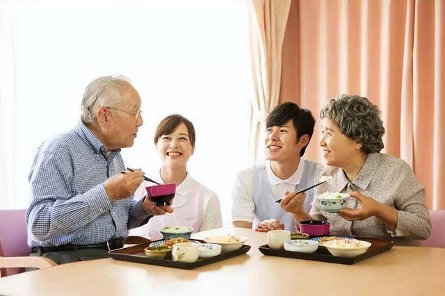 Nh&igrave;n v&agrave;o việc ăn uống c&oacute; thể biết m&igrave;nh sống được bao l&acirc;u: Người c&oacute; tuổi thọ cao thường c&oacute; 5 điểm n&agrave;y khi ăn- Ảnh 3.