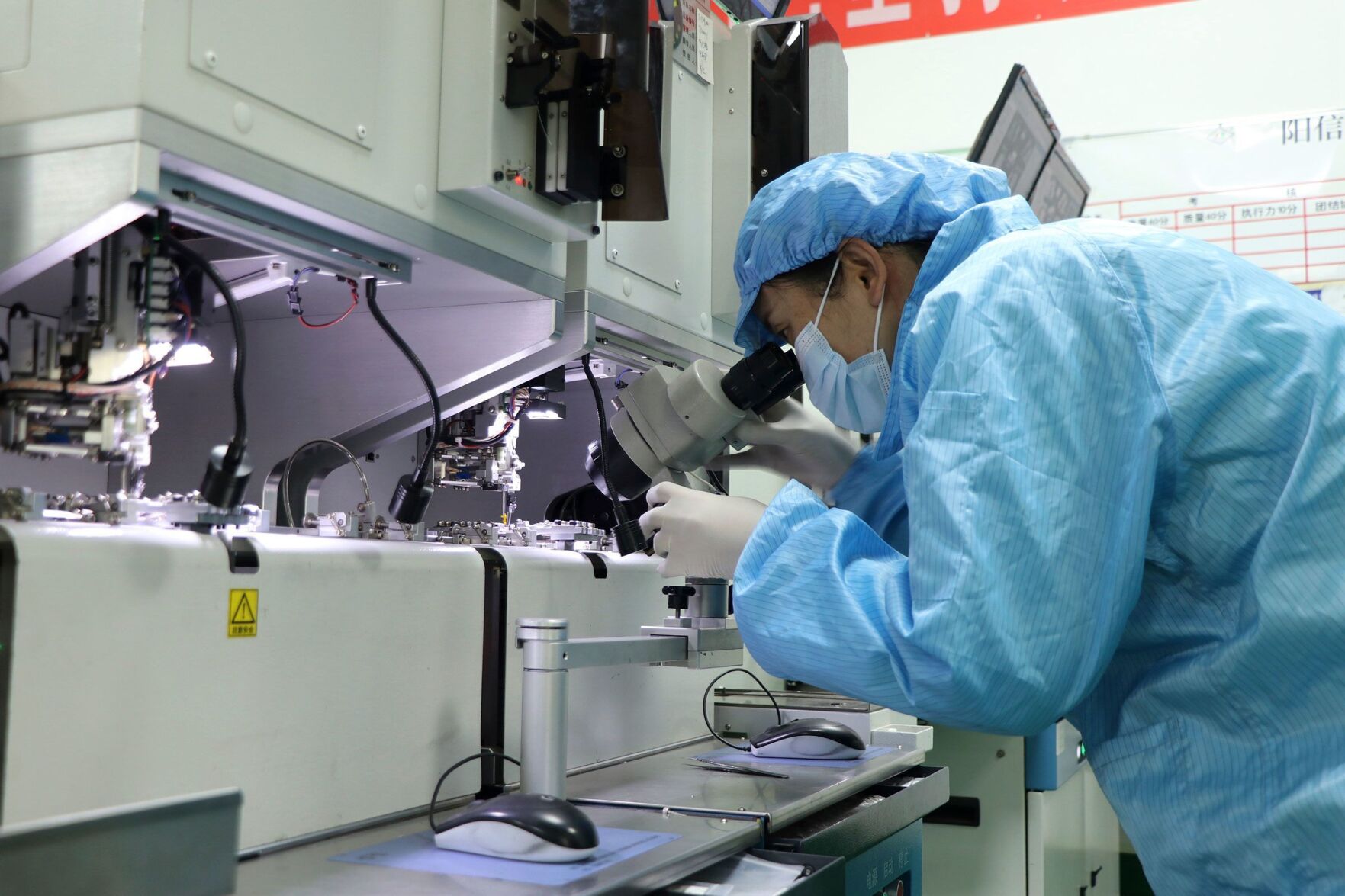 Mỹ Dỡ Bỏ Lệnh Cấm Công Nghệ Đối Với Trung Quốc Và Tác Động Đến Ngành Chip - Ảnh 2. Mỹ Dỡ Bỏ Lệnh Cấm Công Nghệ Đối Với Trung Quốc Và Tác Động Đến Ngành Chip - Ảnh 2.