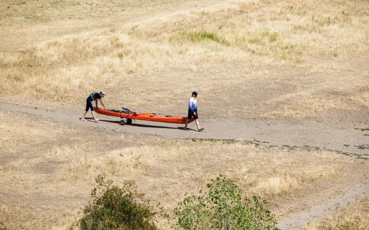 Hạn h&aacute;n tr&ecirc;n to&agrave;n thế giới đẩy h&agrave;ng chục triệu người đến bờ vực chết đ&oacute;i - Ảnh 1.