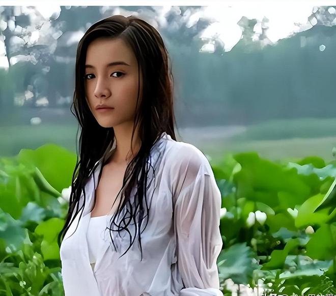 Nữ diễn viên vừa khiến Lưu Diệc Phi phải khóc nay bị tố "dùng tình đổi vai" - Ảnh 4. Nữ diễn viên vừa khiến Lưu Diệc Phi phải khóc nay bị tố "dùng tình đổi vai" - Ảnh 4.
