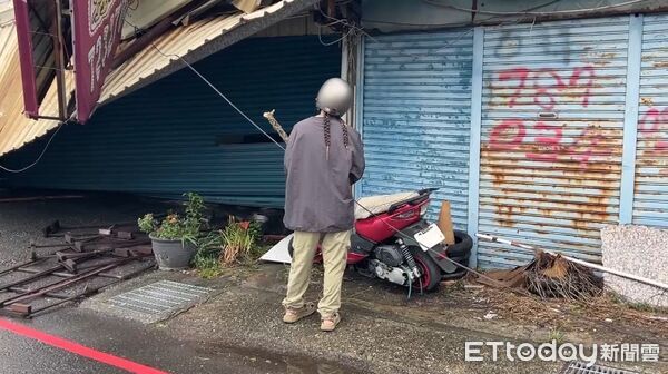Bão Danas tàn phá Đài Loan: 2 người chết, hàng trăm người bị thương - Ảnh 5.