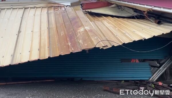 Bão Danas tàn phá Đài Loan: 2 người chết, hàng trăm người bị thương - Ảnh 7.