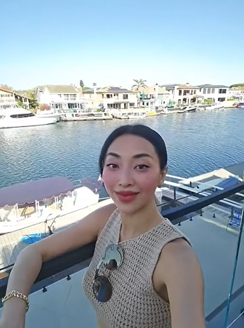 Nữ ca sĩ sở hữu 2 cơ ngơi hoành tráng, biệt thự ven biển trị giá 100 tỷ, U50 hôn nhân viên mãn - Ảnh 5.