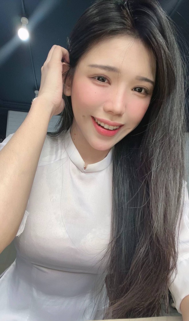 Ảnh chụp lúc 0h sáng của nữ sinh và anh xe ôm công nghệ ở TP.HCM: Hé lộ câu chuyện phía sau- Ảnh 5. Ảnh chụp lúc 0h sáng của nữ sinh và anh xe ôm công nghệ ở TP.HCM: Hé lộ câu chuyện phía sau- Ảnh 5.